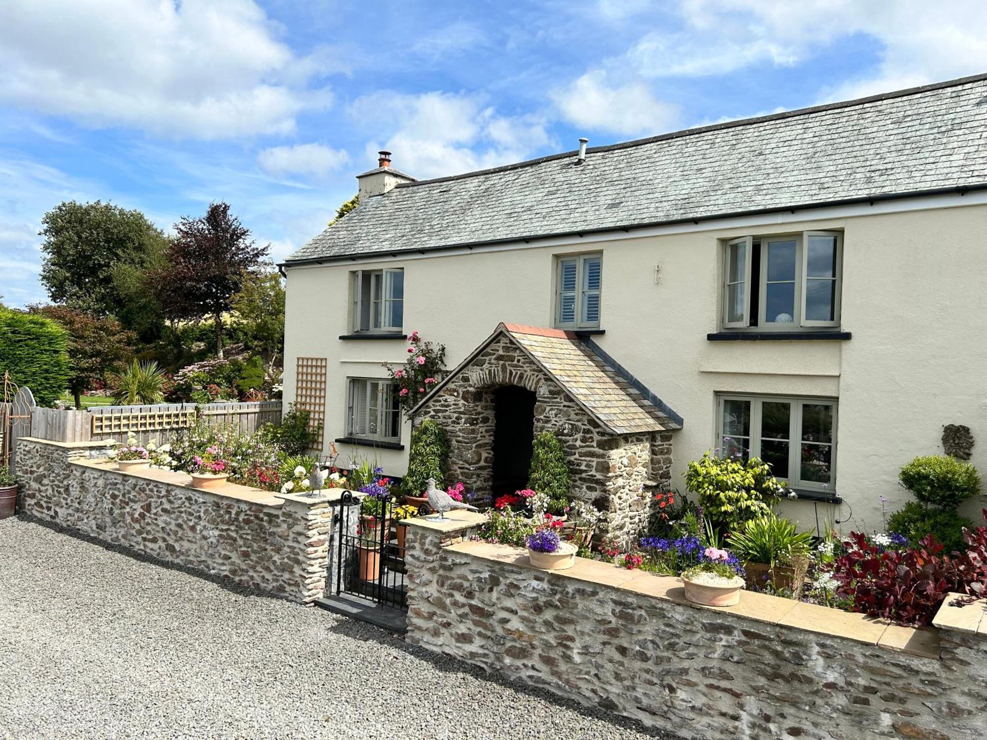 West Lyn Farm B&B And Shepherd Hut Lynton Exterior photo
